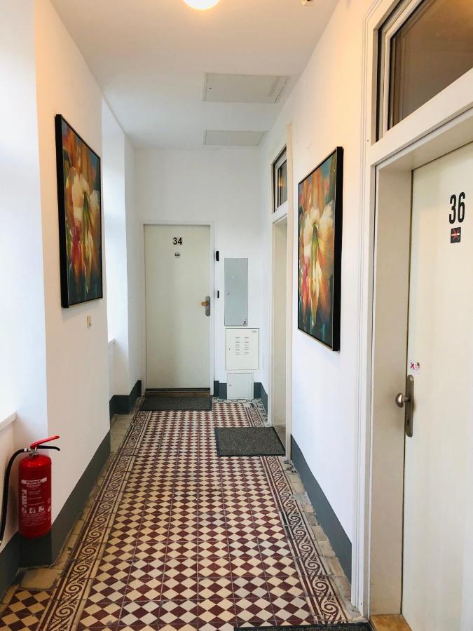 Ajo Central Room - Self-Check-In ウィーン エクステリア 写真